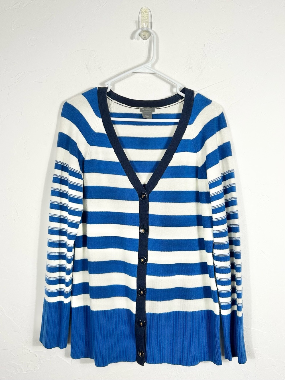 Ann‎ Taylor Striped V-Neck Button Cardigan Sweater Womens Size M Blue White